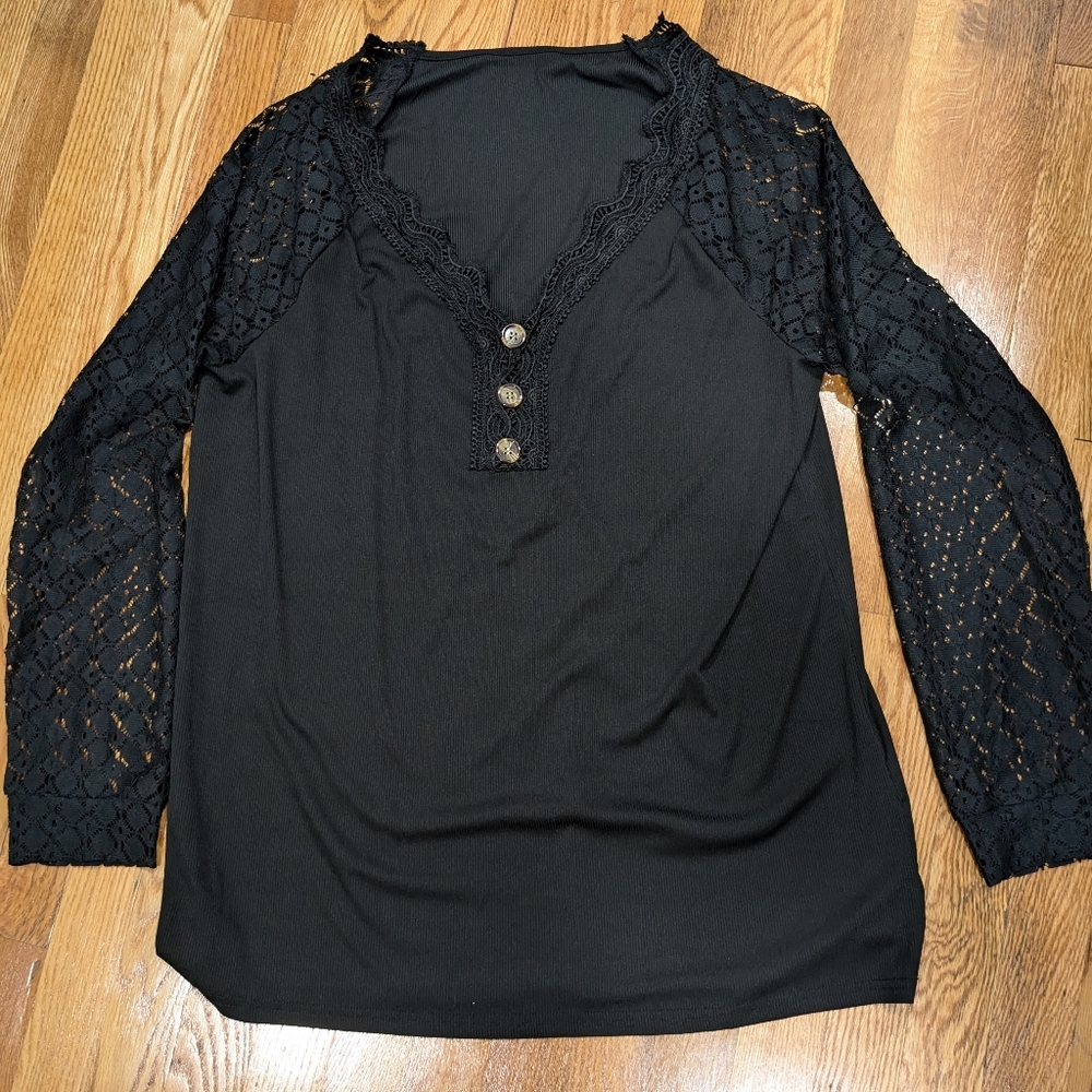 Women's dress or casual shirt. Lace sleeves. Black, size XXL
